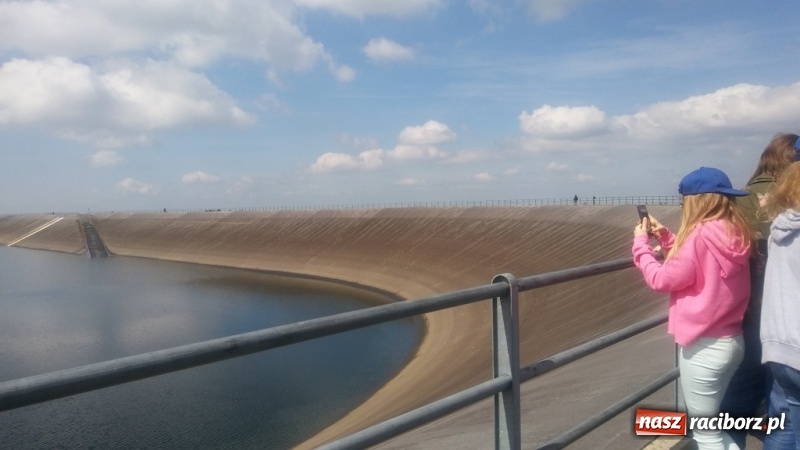 Zdjęcie w galerii na portalu naszraciborz.pl: Młodzi ekolodzy ze Szkoły Podstawowej nr 4 donoszą  wiadomości z regionu