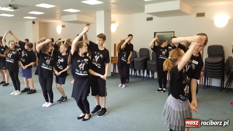 Zdjęcie w galerii na portalu naszraciborz.pl: Taniec bez granic - uczniowie Gimnazjum nr 2 biorą udział w polsko-czeskim projekcie wiadomości z regionu