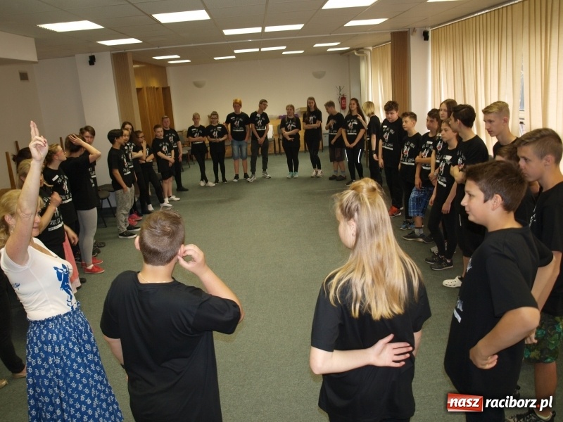 Zdjęcie w galerii na portalu naszraciborz.pl: Taniec bez granic - uczniowie Gimnazjum nr 2 biorą udział w polsko-czeskim projekcie wiadomości z regionu