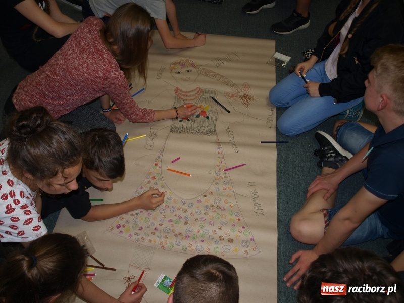 Zdjęcie w galerii na portalu naszraciborz.pl: Taniec bez granic - uczniowie Gimnazjum nr 2 biorą udział w polsko-czeskim projekcie wiadomości z regionu