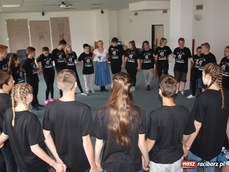 Zdjęcie w galerii na portalu naszraciborz.pl: Taniec bez granic - uczniowie Gimnazjum nr 2 biorą udział w polsko-czeskim projekcie wiadomości z regionu