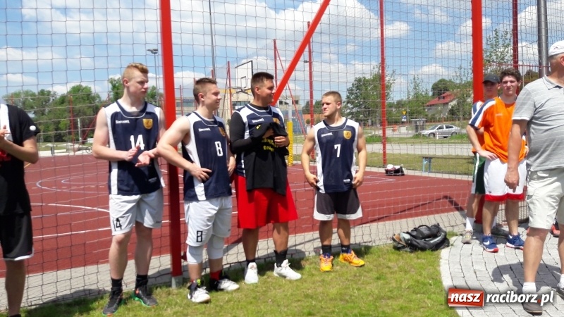 Zdjęcie w galerii na portalu naszraciborz.pl: Wojewódzki sukces koszykarzy I LO wiadomości z regionu