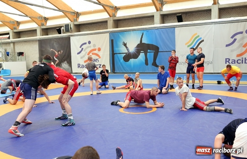 Zdjęcie w galerii na portalu naszraciborz.pl: Zgrupowanie polskich i niemieckich zapaśników w Raciborzu wiadomości z regionu