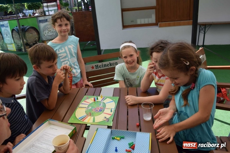 Zdjęcie w galerii na portalu naszraciborz.pl: Młodzieżowy Dom Kultury plastycznie podsumował rok szkolny  wiadomości z regionu