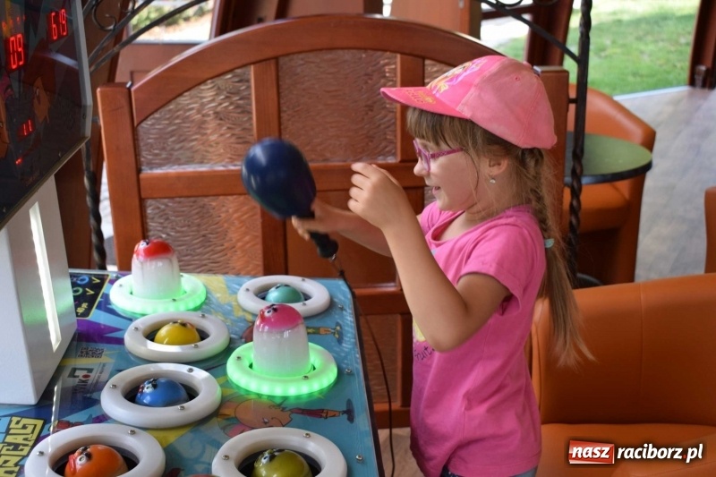 Zdjęcie w galerii na portalu naszraciborz.pl: Młodzieżowy Dom Kultury plastycznie podsumował rok szkolny  wiadomości z regionu