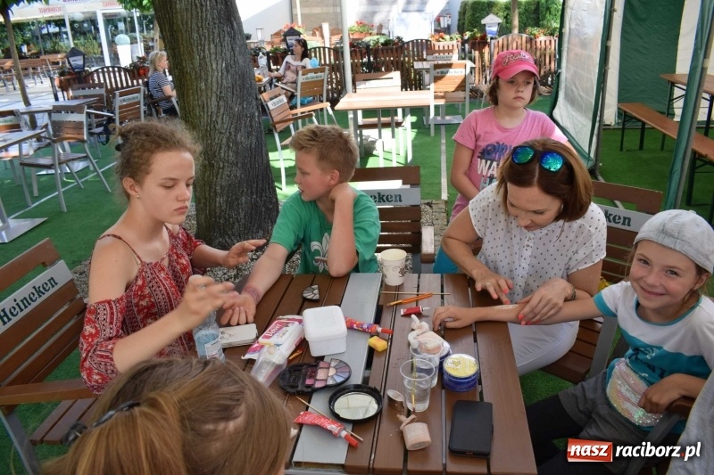 Zdjęcie w galerii na portalu naszraciborz.pl: Młodzieżowy Dom Kultury plastycznie podsumował rok szkolny  wiadomości z regionu