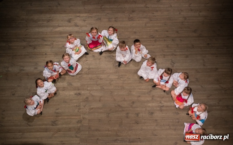 Zdjęcie w galerii na portalu naszraciborz.pl: Folklorem malowane, czyli koncert galowy ZPiT Strzecha wiadomości z regionu