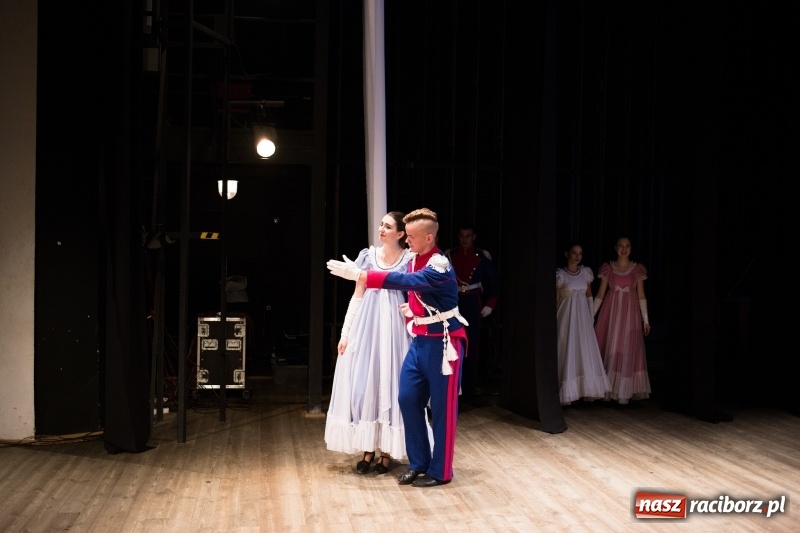 Zdjęcie w galerii na portalu naszraciborz.pl: Folklorem malowane, czyli koncert galowy ZPiT Strzecha wiadomości z regionu