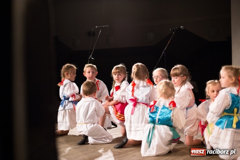 Zdjęcie w galerii na portalu naszraciborz.pl: Folklorem malowane, czyli koncert galowy ZPiT Strzecha wiadomości z regionu