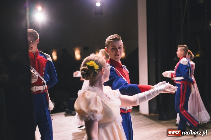 Zdjęcie w galerii na portalu naszraciborz.pl: Folklorem malowane, czyli koncert galowy ZPiT Strzecha wiadomości z regionu