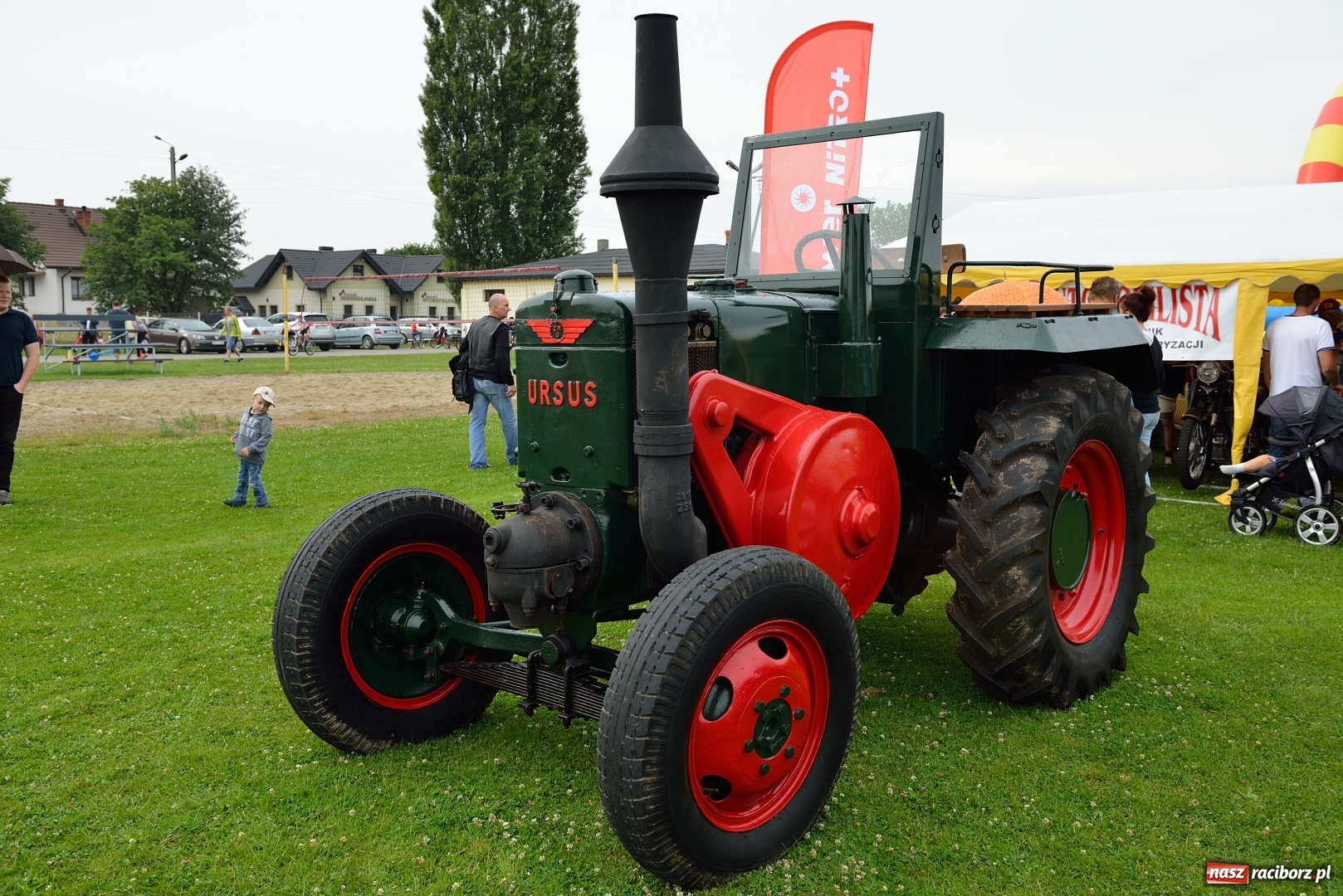 Zdjęcie w galerii na portalu naszraciborz.pl: Człowiek z pasją. Marian Studnic, czyli sołtys, który docenia piękno zabytkowych pojazdów wiadomości z regionu