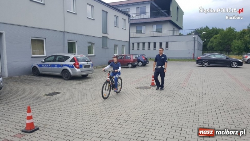 Zdjęcie w galerii na portalu naszraciborz.pl: Egzamin na pierwsze prawa jazdy w raciborskiej komendzie  wiadomości z regionu