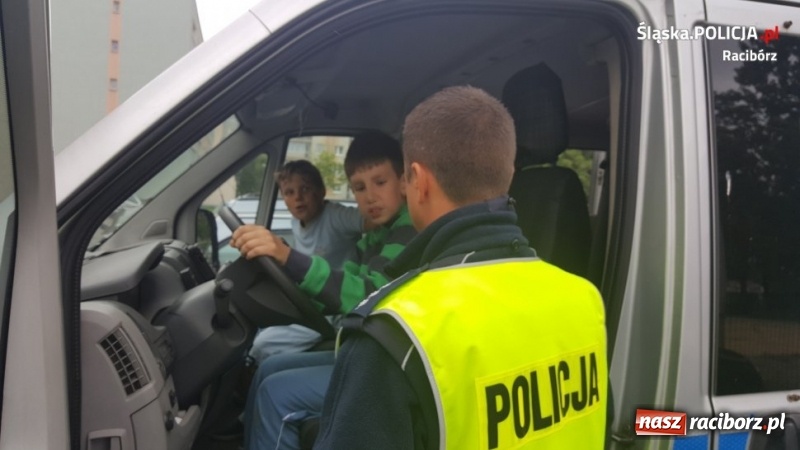 Zdjęcie w galerii na portalu naszraciborz.pl: Egzamin na pierwsze prawa jazdy w raciborskiej komendzie  wiadomości z regionu