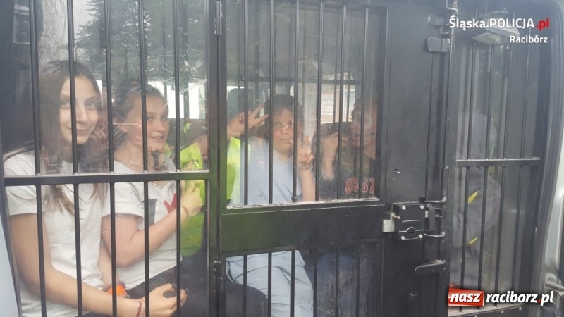 Zdjęcie w galerii na portalu naszraciborz.pl: Egzamin na pierwsze prawa jazdy w raciborskiej komendzie  wiadomości z regionu