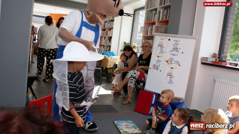 Zdjęcie w galerii na portalu naszraciborz.pl: Wesoła zabawa z Mądrą Myszą w bibliotece na Ostrogu  wiadomości z regionu