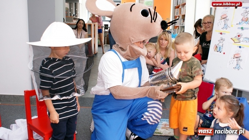 Zdjęcie w galerii na portalu naszraciborz.pl: Wesoła zabawa z Mądrą Myszą w bibliotece na Ostrogu  wiadomości z regionu