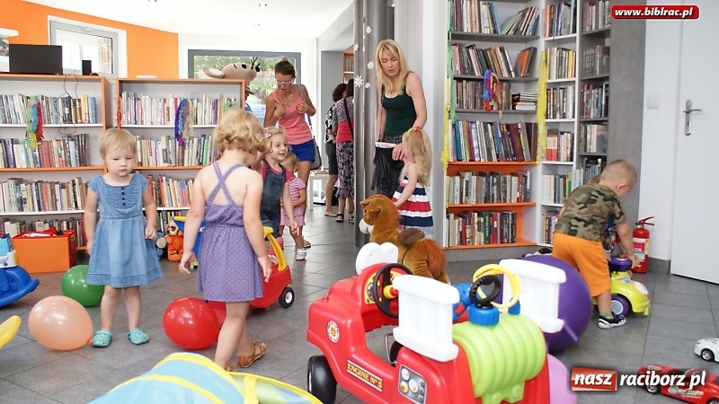 Zdjęcie w galerii na portalu naszraciborz.pl: Wesoła zabawa z Mądrą Myszą w bibliotece na Ostrogu  wiadomości z regionu