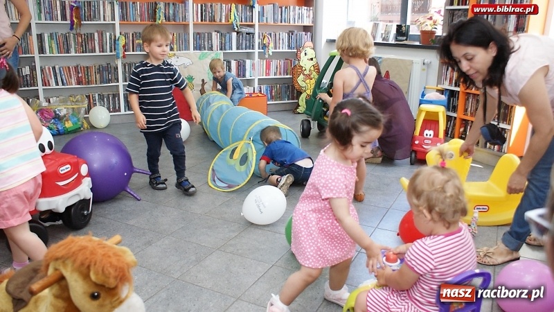 Zdjęcie w galerii na portalu naszraciborz.pl: Wesoła zabawa z Mądrą Myszą w bibliotece na Ostrogu  wiadomości z regionu
