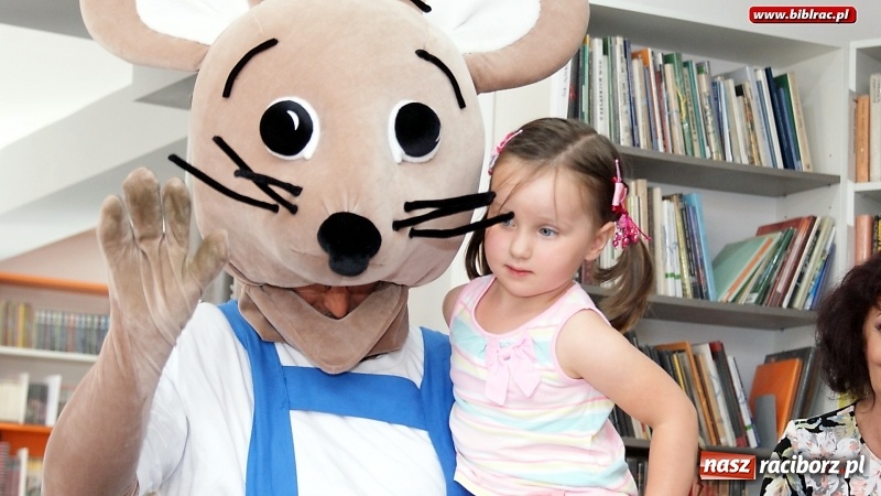 Zdjęcie w galerii na portalu naszraciborz.pl: Wesoła zabawa z Mądrą Myszą w bibliotece na Ostrogu  wiadomości z regionu