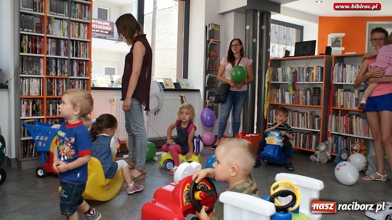 Zdjęcie w galerii na portalu naszraciborz.pl: Wesoła zabawa z Mądrą Myszą w bibliotece na Ostrogu  wiadomości z regionu
