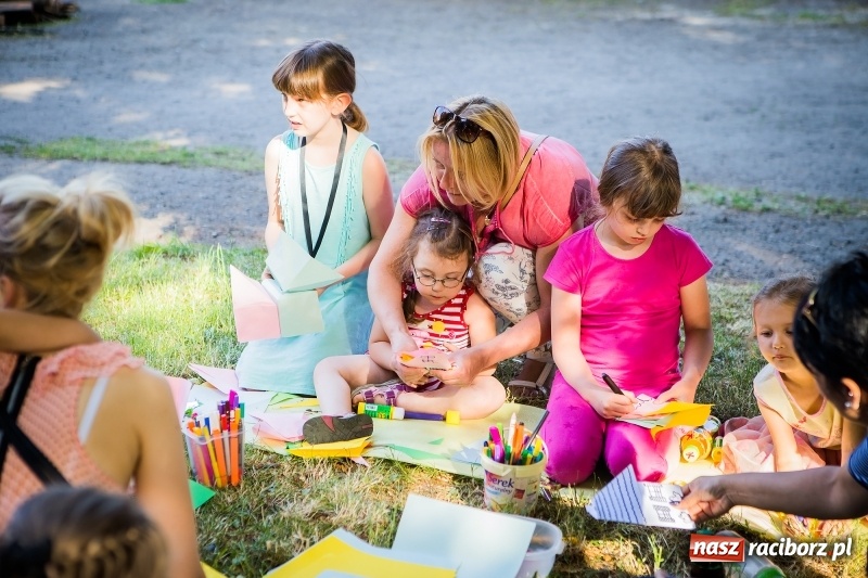 Zdjęcie w galerii na portalu naszraciborz.pl: Piknik inaugurujący założenie ogródka społecznego w parku jordanowskim wiadomości z regionu