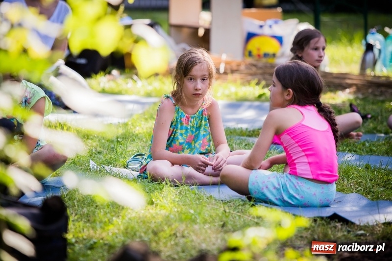 Zdjęcie w galerii na portalu naszraciborz.pl: Piknik inaugurujący założenie ogródka społecznego w parku jordanowskim wiadomości z regionu