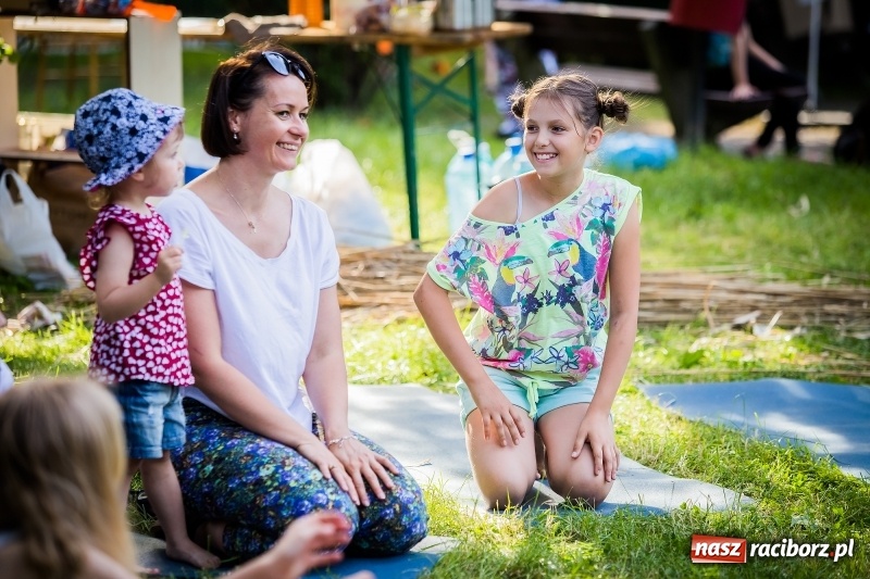 Zdjęcie w galerii na portalu naszraciborz.pl: Piknik inaugurujący założenie ogródka społecznego w parku jordanowskim wiadomości z regionu