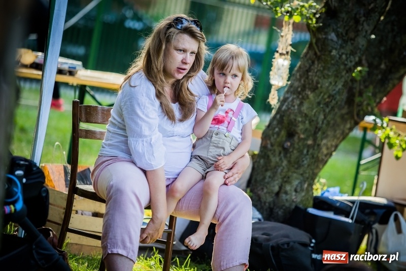 Zdjęcie w galerii na portalu naszraciborz.pl: Piknik inaugurujący założenie ogródka społecznego w parku jordanowskim wiadomości z regionu