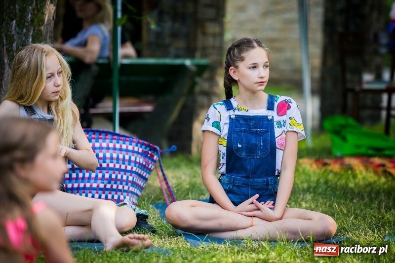Zdjęcie w galerii na portalu naszraciborz.pl: Piknik inaugurujący założenie ogródka społecznego w parku jordanowskim wiadomości z regionu