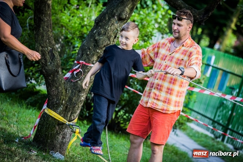 Zdjęcie w galerii na portalu naszraciborz.pl: Piknik inaugurujący założenie ogródka społecznego w parku jordanowskim wiadomości z regionu