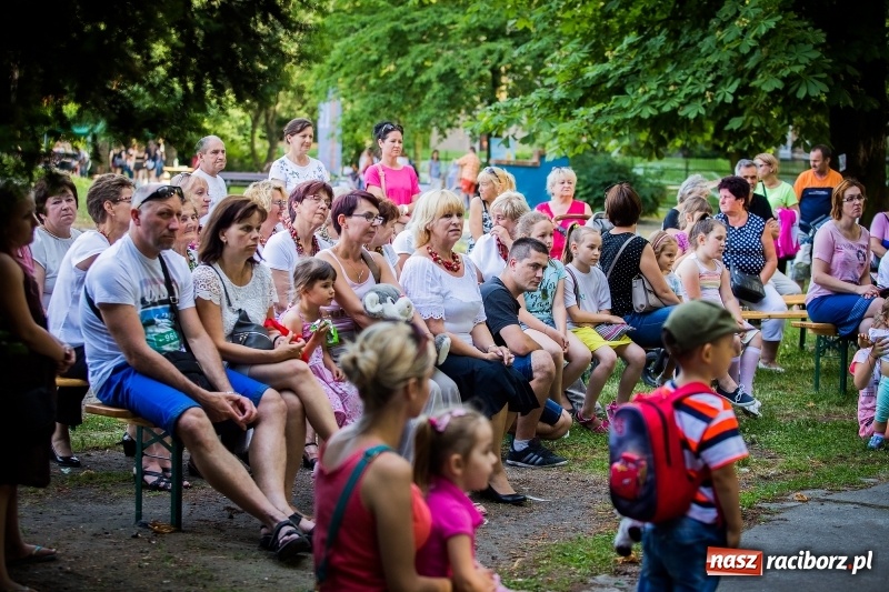 Zdjęcie w galerii na portalu naszraciborz.pl: Piknik inaugurujący założenie ogródka społecznego w parku jordanowskim wiadomości z regionu