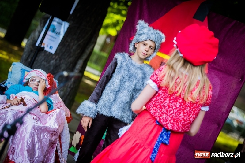 Zdjęcie w galerii na portalu naszraciborz.pl: Piknik inaugurujący założenie ogródka społecznego w parku jordanowskim wiadomości z regionu