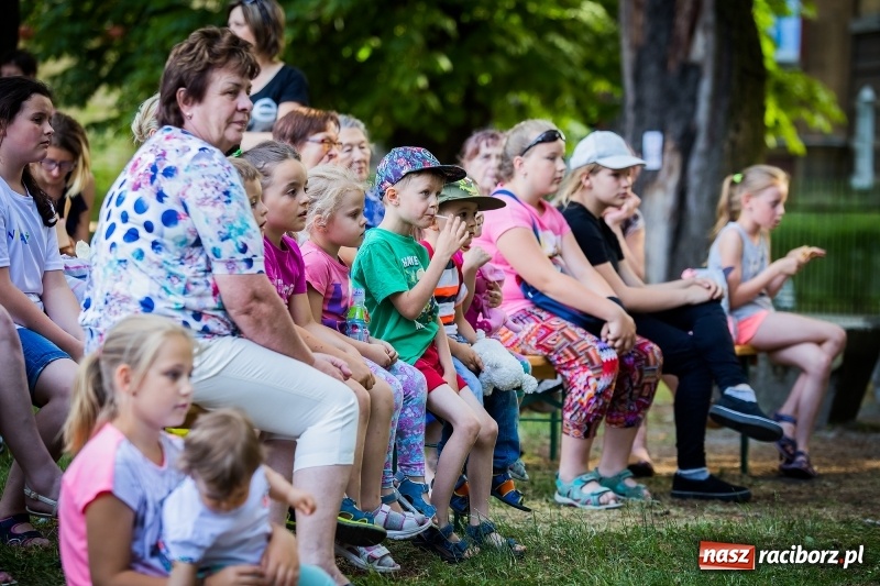 Zdjęcie w galerii na portalu naszraciborz.pl: Piknik inaugurujący założenie ogródka społecznego w parku jordanowskim wiadomości z regionu