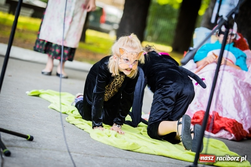 Zdjęcie w galerii na portalu naszraciborz.pl: Piknik inaugurujący założenie ogródka społecznego w parku jordanowskim wiadomości z regionu