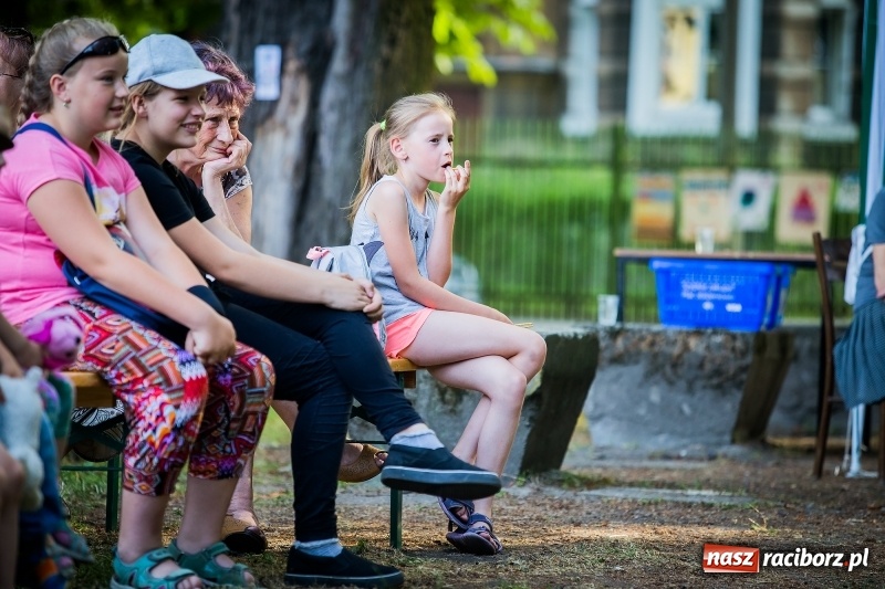 Zdjęcie w galerii na portalu naszraciborz.pl: Piknik inaugurujący założenie ogródka społecznego w parku jordanowskim wiadomości z regionu