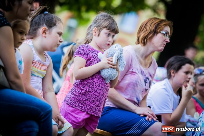 Zdjęcie w galerii na portalu naszraciborz.pl: Piknik inaugurujący założenie ogródka społecznego w parku jordanowskim wiadomości z regionu