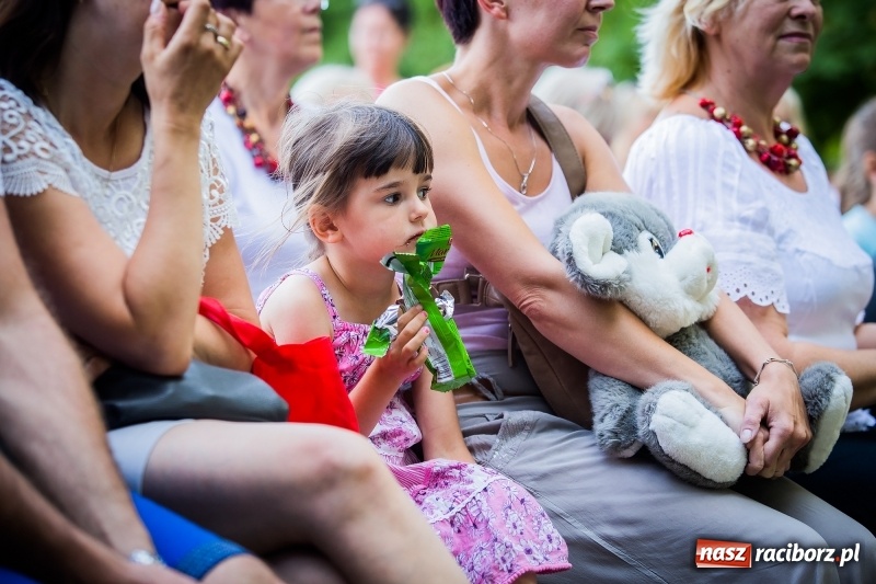 Zdjęcie w galerii na portalu naszraciborz.pl: Piknik inaugurujący założenie ogródka społecznego w parku jordanowskim wiadomości z regionu