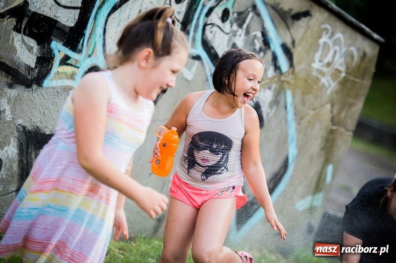 Zdjęcie w galerii na portalu naszraciborz.pl: Piknik inaugurujący założenie ogródka społecznego w parku jordanowskim wiadomości z regionu