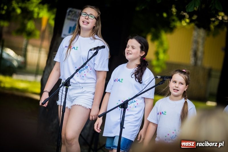 Zdjęcie w galerii na portalu naszraciborz.pl: Piknik inaugurujący założenie ogródka społecznego w parku jordanowskim wiadomości z regionu