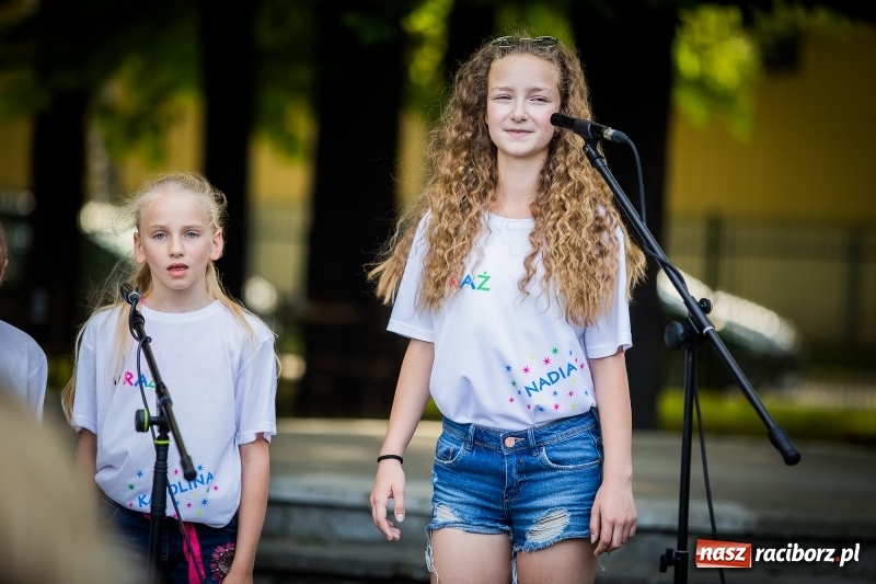 Zdjęcie w galerii na portalu naszraciborz.pl: Piknik inaugurujący założenie ogródka społecznego w parku jordanowskim wiadomości z regionu