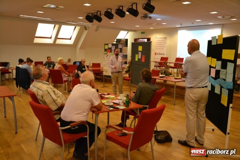 Zdjęcie w galerii na portalu naszraciborz.pl: Konferencja MIASTA IDEI – RACIBÓRZ. Na zamku dyskutowano o Odrze  wiadomości z regionu