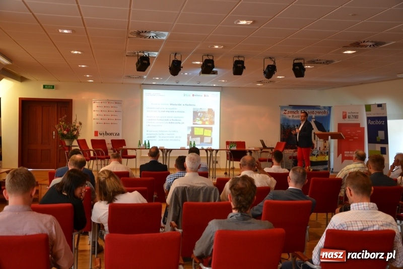 Zdjęcie w galerii na portalu naszraciborz.pl: Konferencja MIASTA IDEI – RACIBÓRZ. Na zamku dyskutowano o Odrze  wiadomości z regionu