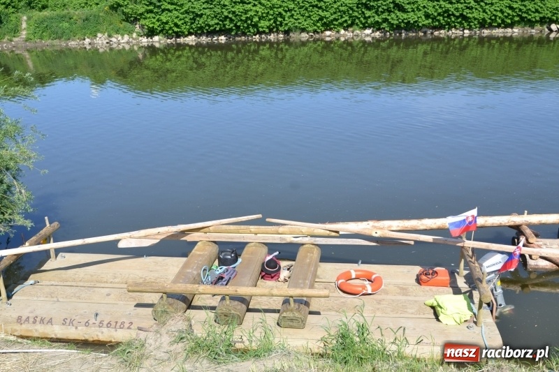 Zdjęcie w galerii na portalu naszraciborz.pl: Flisacy na Meandrach Odry w Chałupkach  wiadomości z regionu
