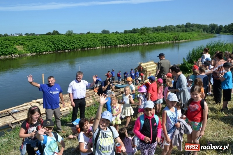 Zdjęcie w galerii na portalu naszraciborz.pl: Flisacy na Meandrach Odry w Chałupkach  wiadomości z regionu