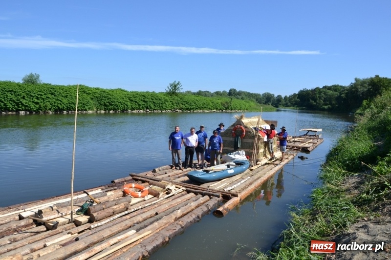 Zdjęcie w galerii na portalu naszraciborz.pl: Flisacy na Meandrach Odry w Chałupkach  wiadomości z regionu
