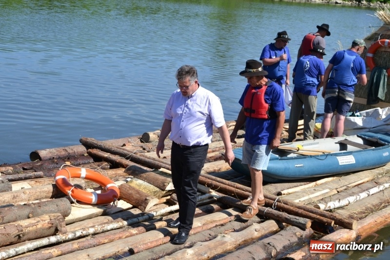 Zdjęcie w galerii na portalu naszraciborz.pl: Flisacy na Meandrach Odry w Chałupkach  wiadomości z regionu
