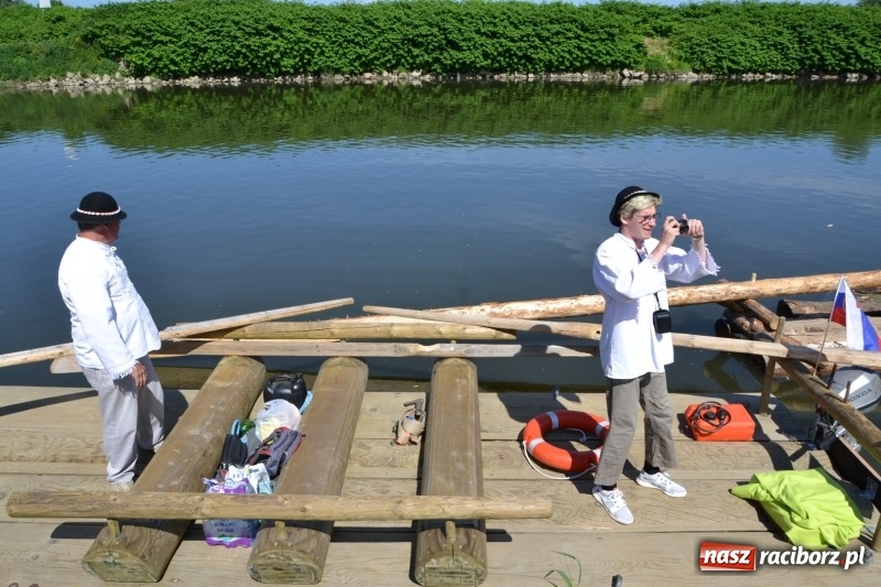 Zdjęcie w galerii na portalu naszraciborz.pl: Flisacy na Meandrach Odry w Chałupkach  wiadomości z regionu