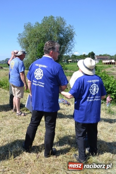 Zdjęcie w galerii na portalu naszraciborz.pl: Flisacy na Meandrach Odry w Chałupkach  wiadomości z regionu