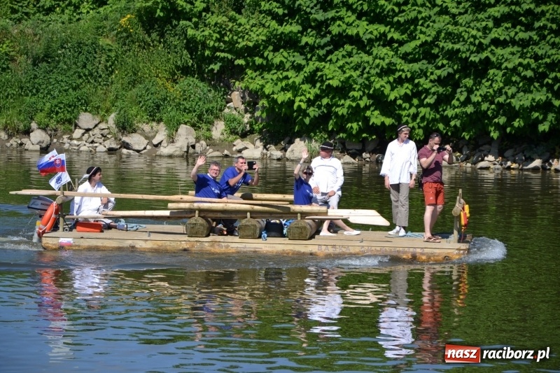Zdjęcie w galerii na portalu naszraciborz.pl: Flisacy na Meandrach Odry w Chałupkach  wiadomości z regionu