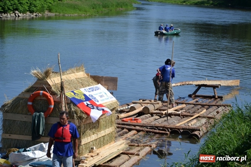 Zdjęcie w galerii na portalu naszraciborz.pl: Flisacy na Meandrach Odry w Chałupkach  wiadomości z regionu